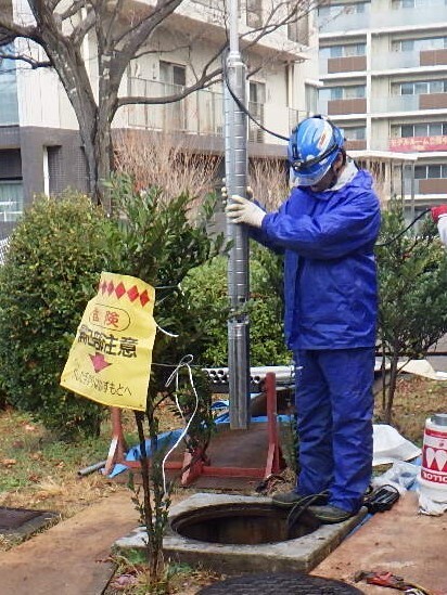 井戸ポンプ挿入